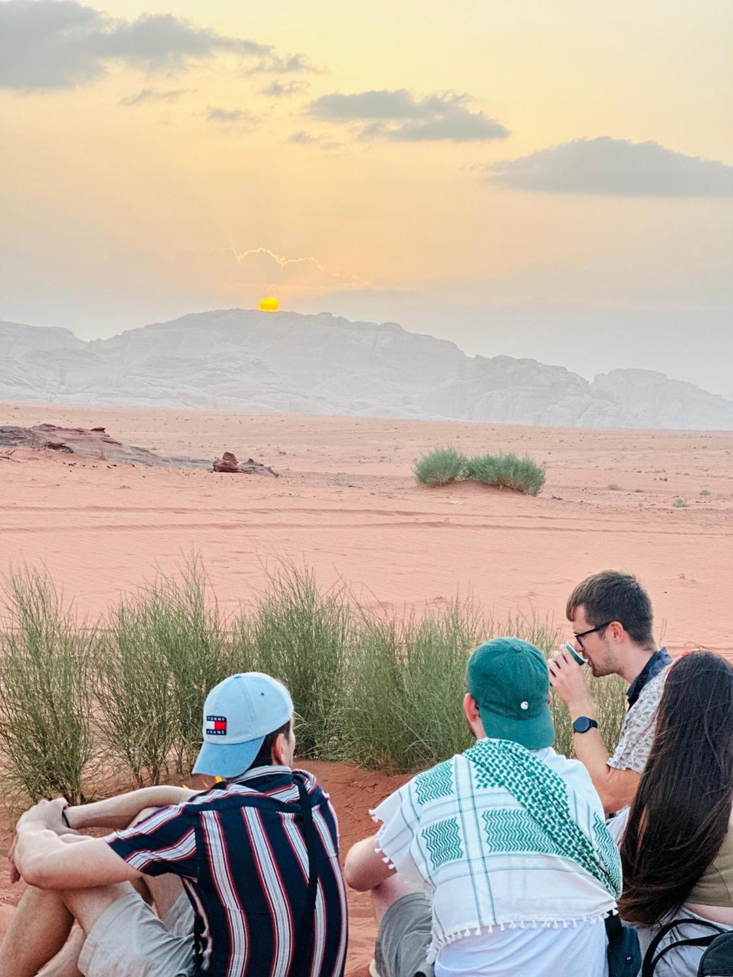 Appartement Sunset Dreams Camp à Wadi Rum Extérieur photo