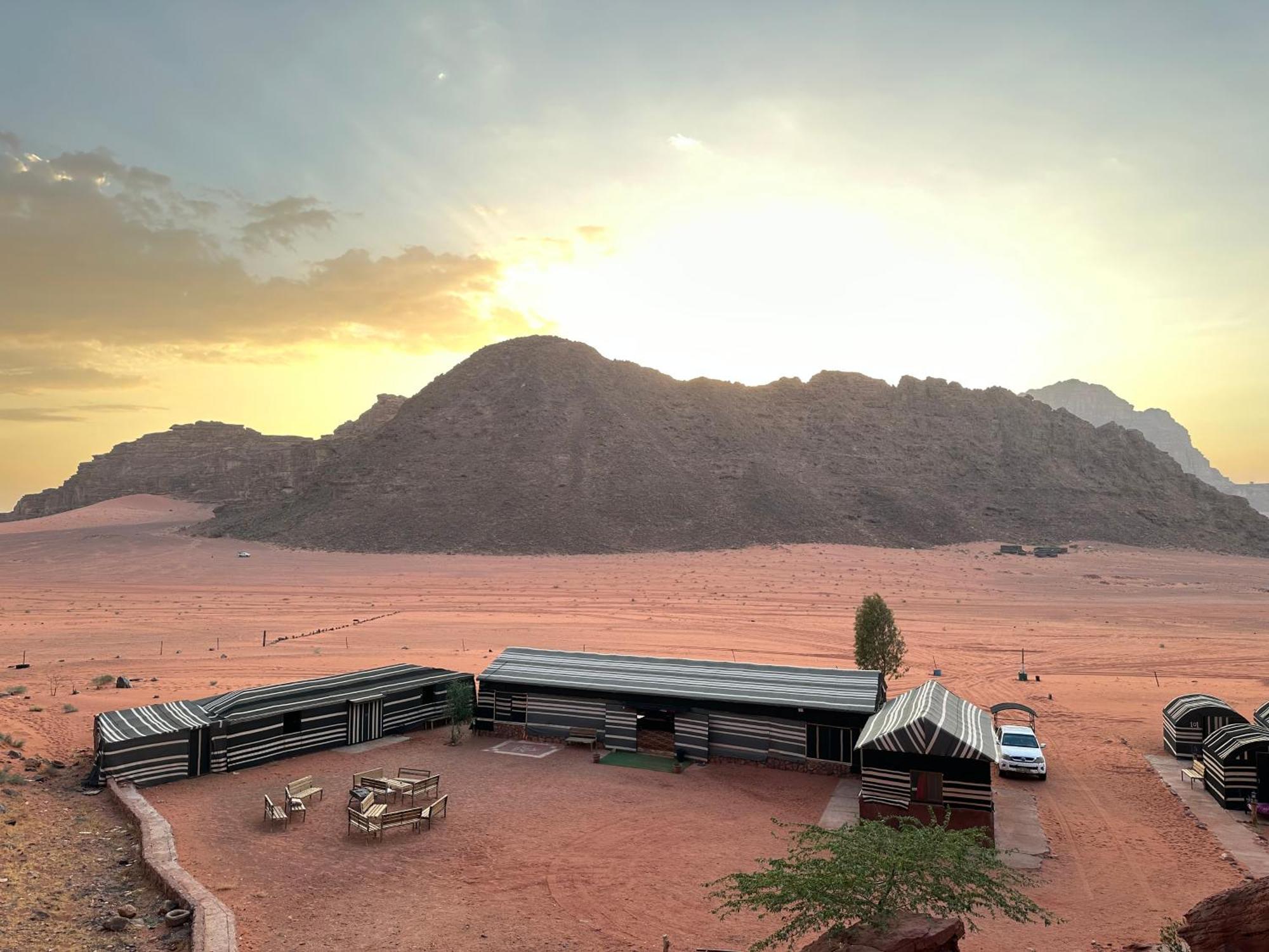 Appartement Sunset Dreams Camp à Wadi Rum Extérieur photo